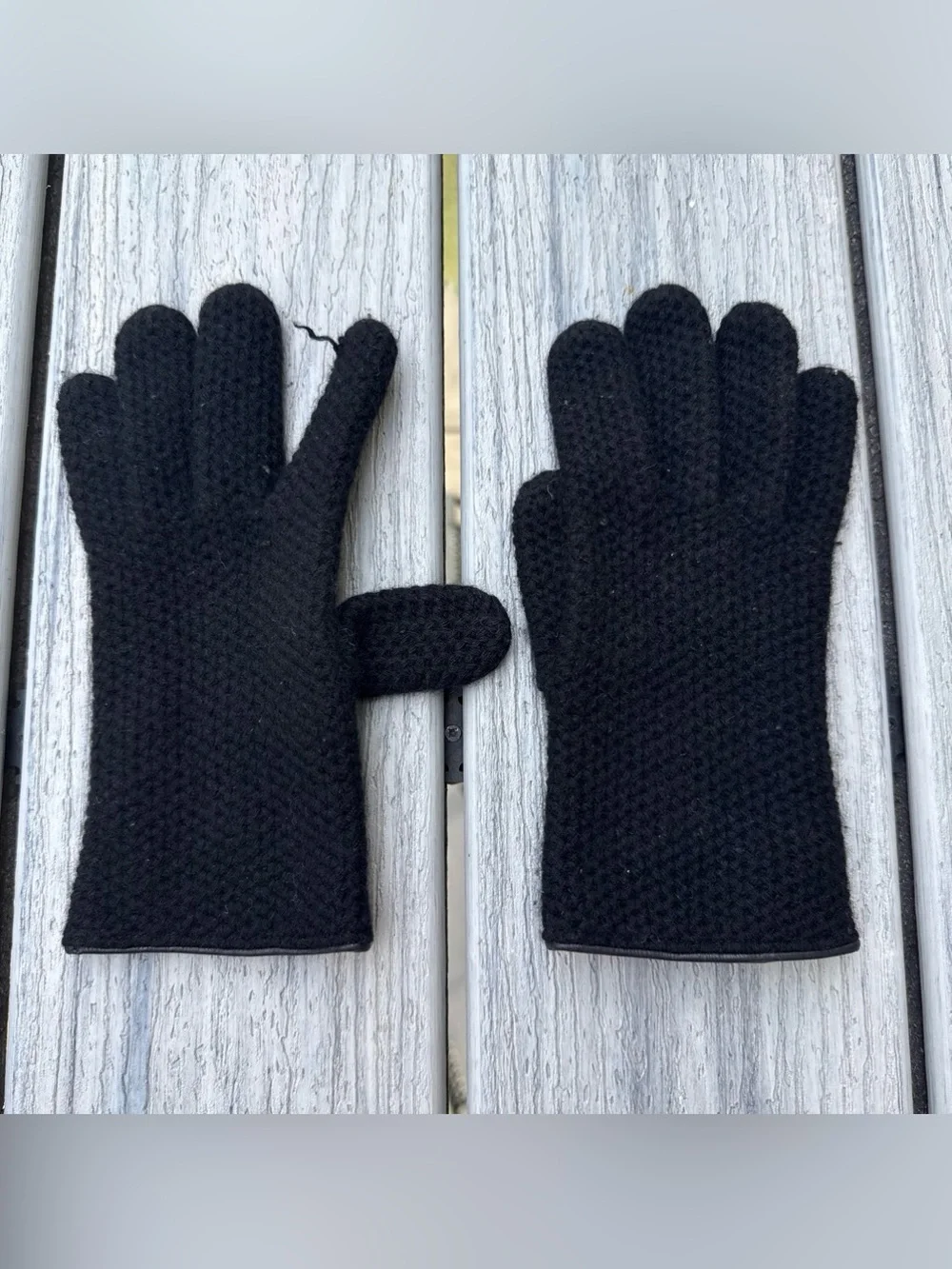 Portolano Black Cashmere Women's Gloves